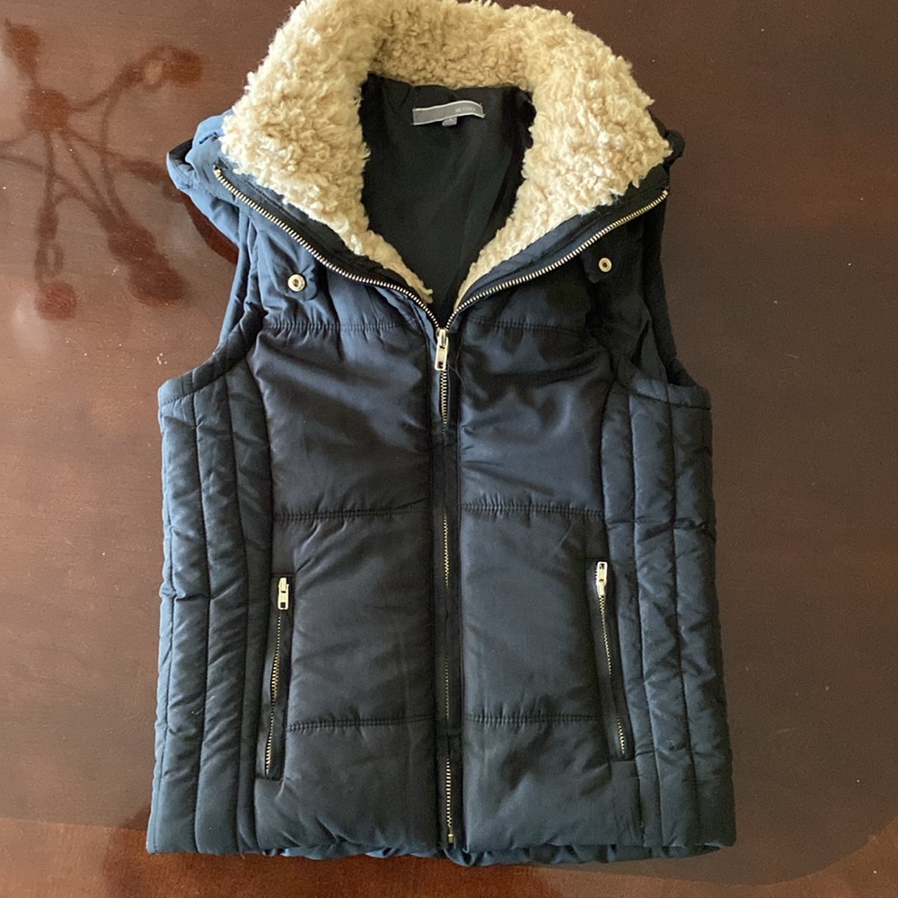 Brand New Puffer Vest with Hood Soft Lightweight Black Size Small Be Cool brand